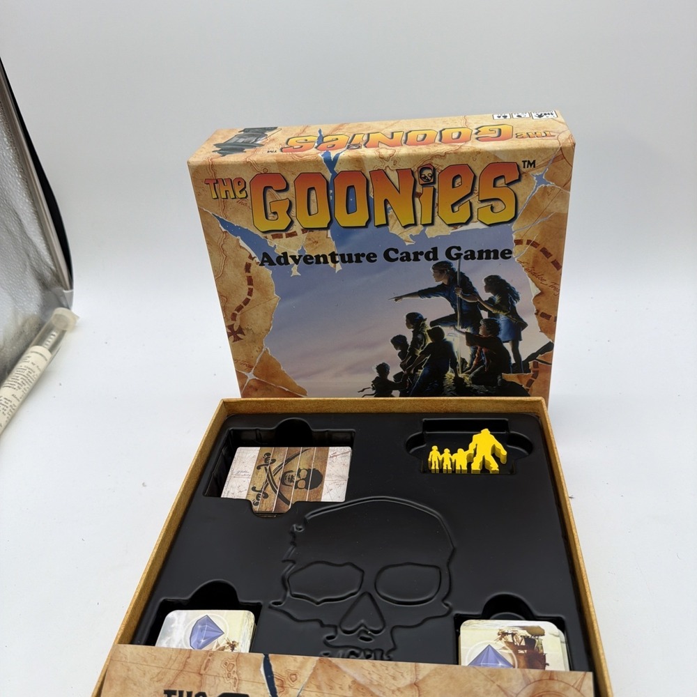 The Goonies Adventure Card Game Ages 14+ 1-4 Players ALBINO DRAGON WB